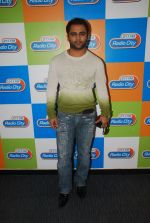 Sachin Joshi promote Aazaan on Radio City 91.1 FM in Bandra, Mumbai on 15th Sept 2011 (3).JPG